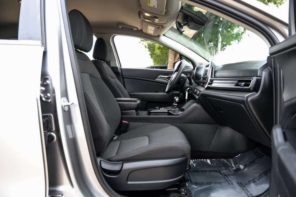 Used 2023 Kia Sportage LX AWD/4WD image 34