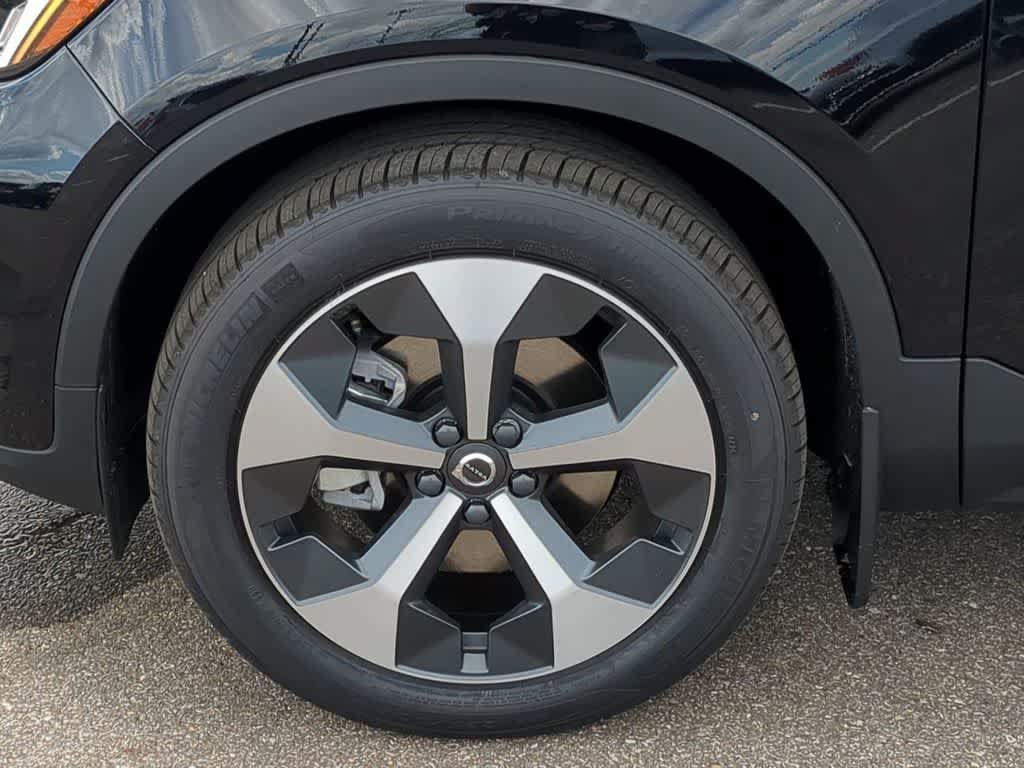New 2026 Volvo XC40 B5 Core w/ Protection Package Premier AWD/4WD image 13