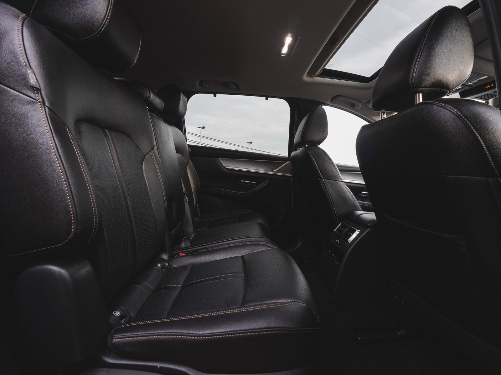 Used 2024 MAZDA CX-90 Plug-In Hybrid w/ Preferred image 32