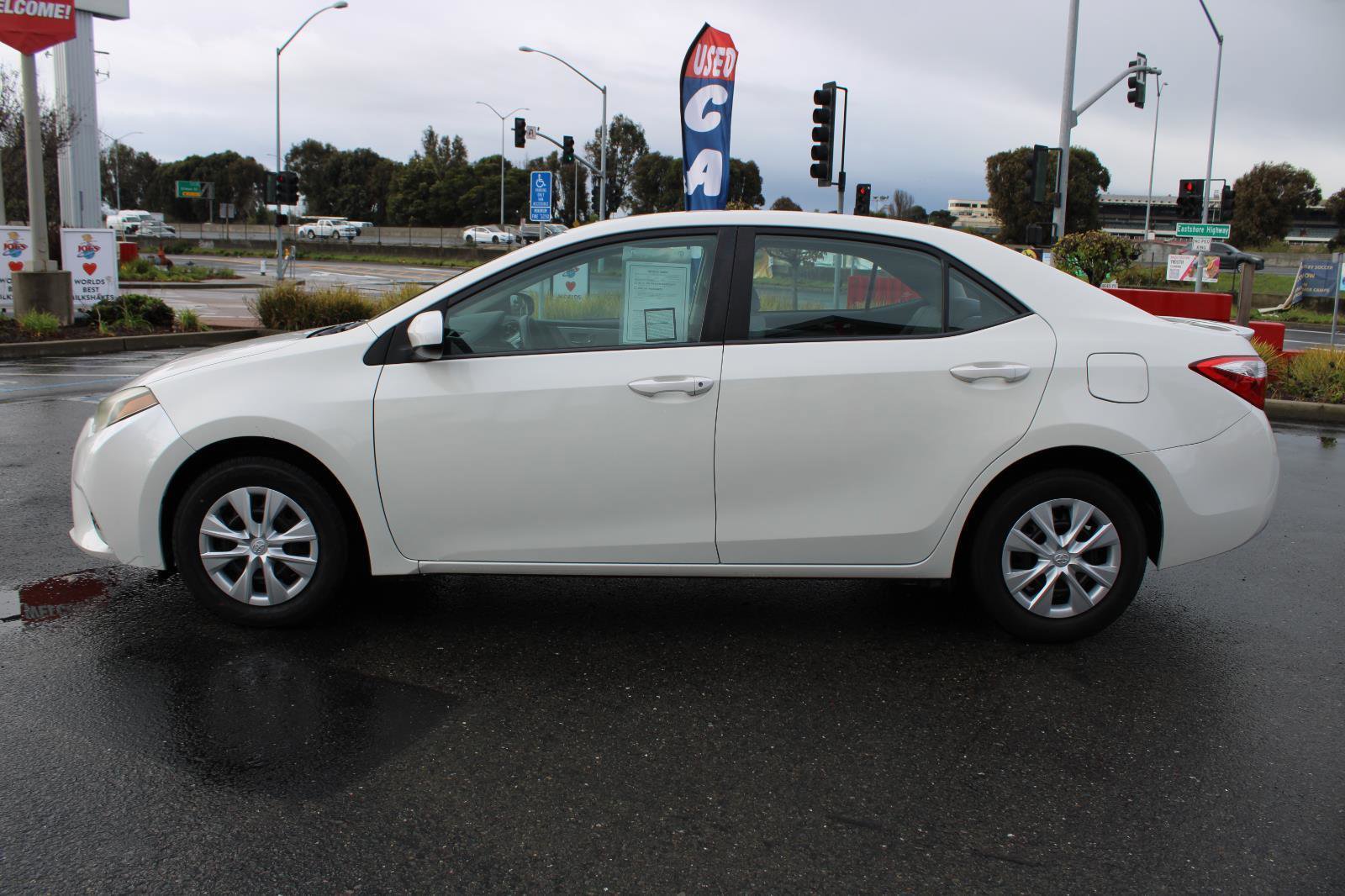 Used 2014 Toyota Corolla LE image 5
