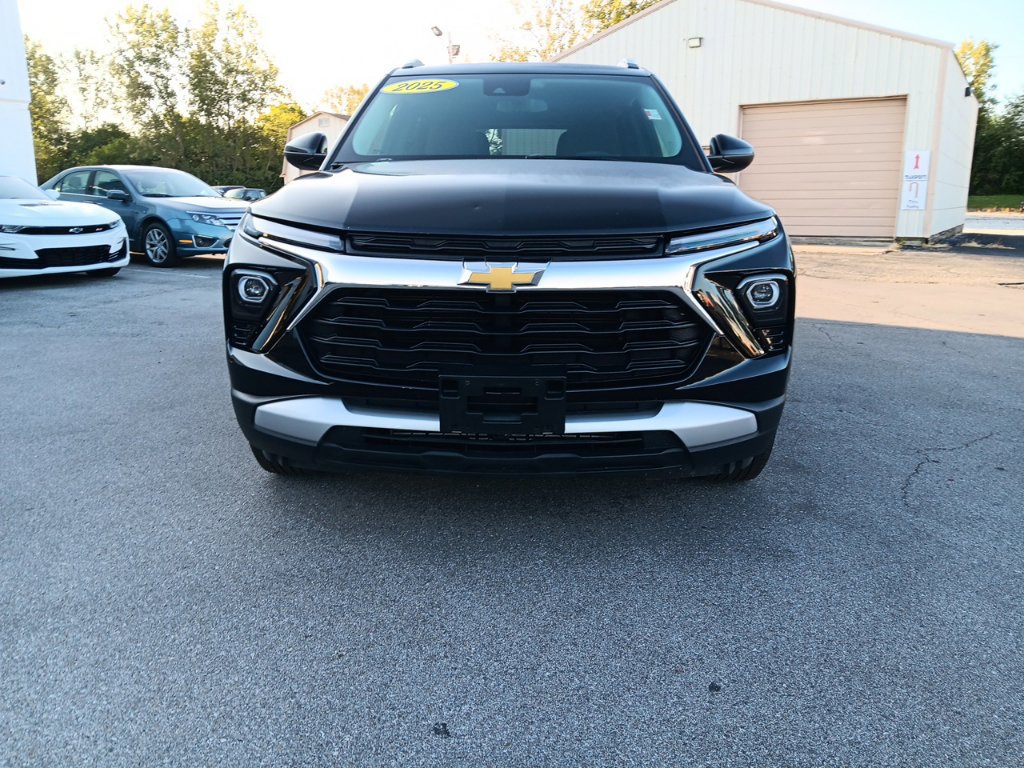 Used 2025 Chevrolet TrailBlazer LT AWD/4WD image 11