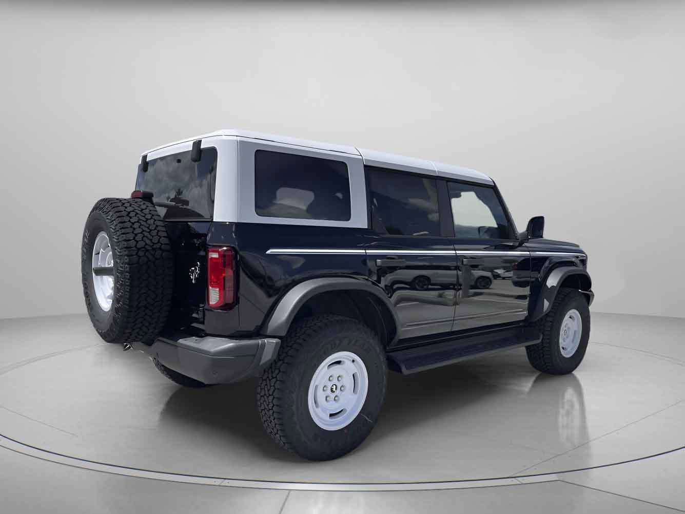 New 2026 Ford Bronco Heritage Edition image 3