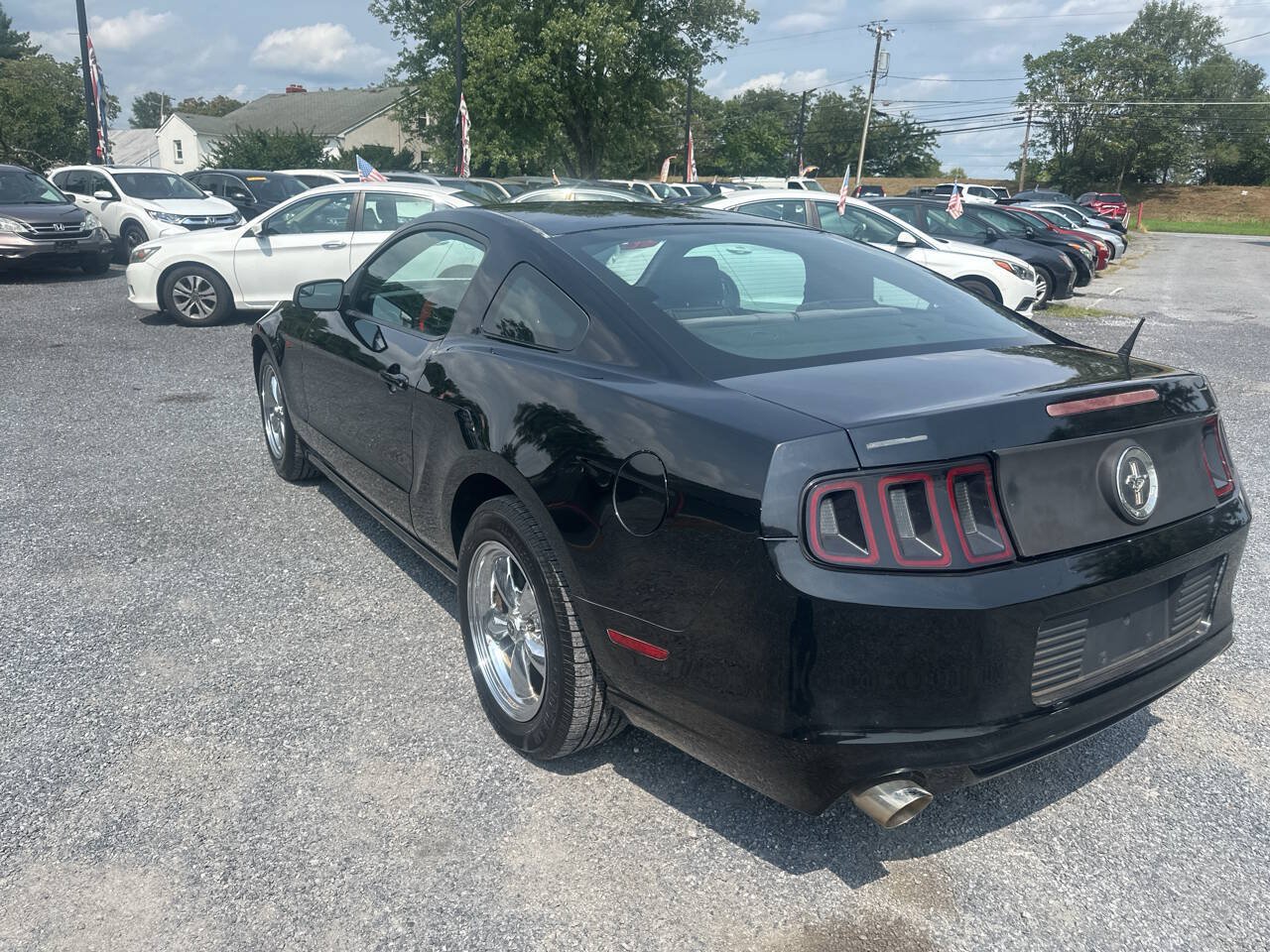 Used 2013 Ford Mustang Coupe RWD image 3