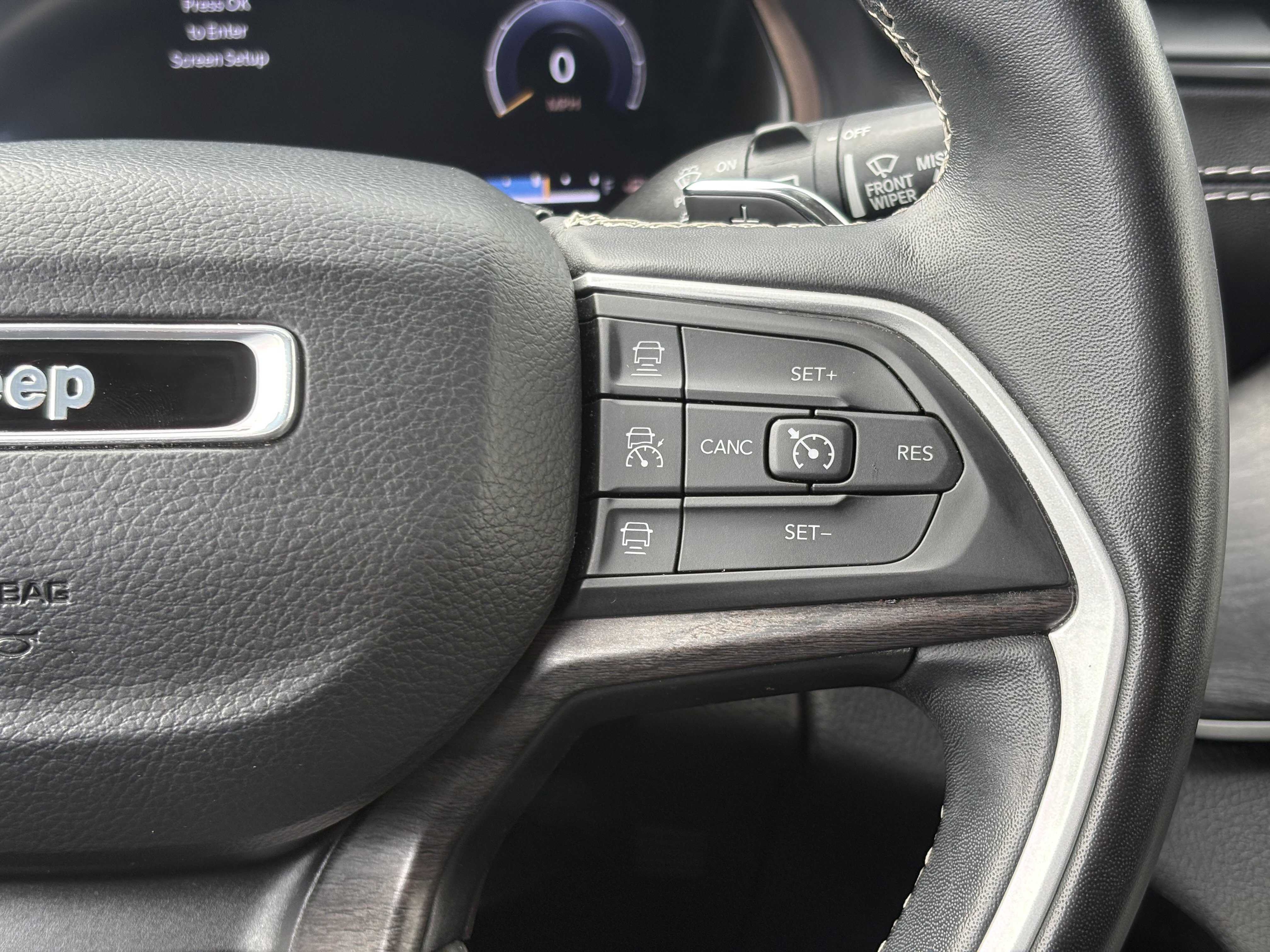 Used 2022 Jeep Grand Cherokee Limited AWD/4WD image 15