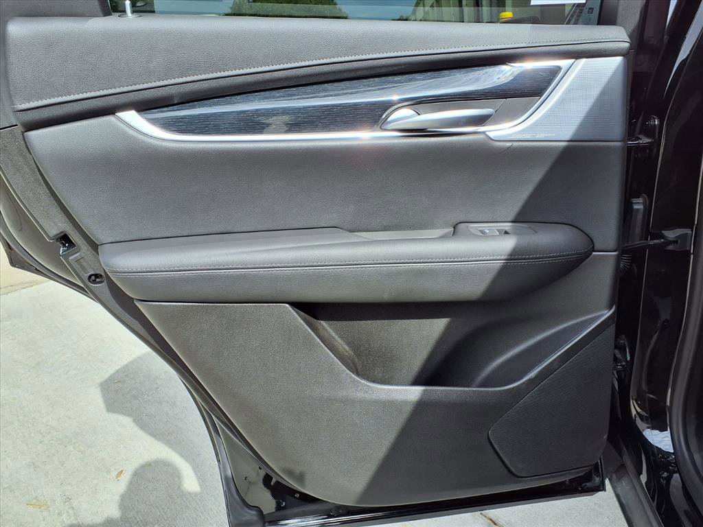 Certified 2025 Cadillac XT5 Premium Luxury image 17