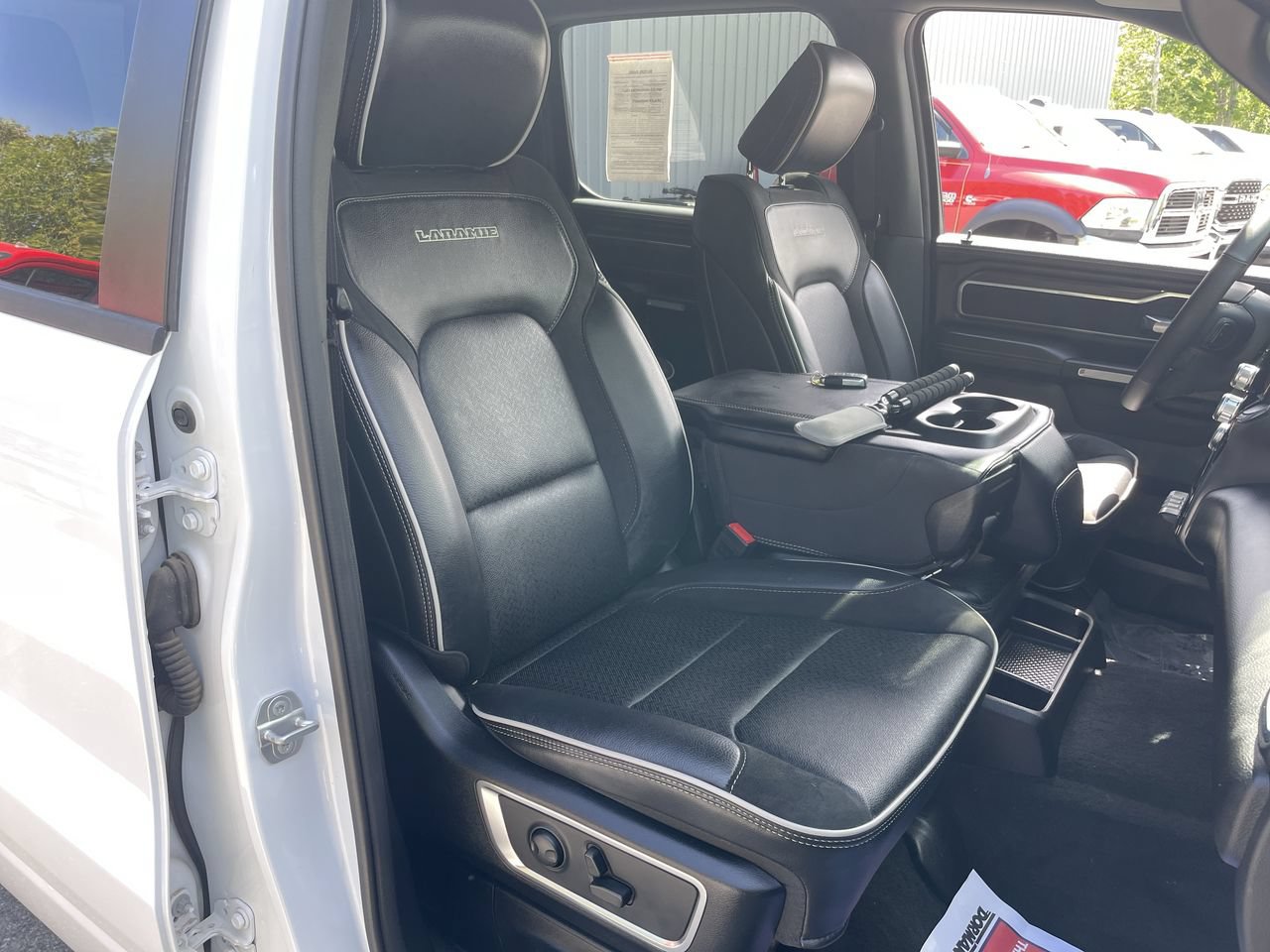 Used 2025 RAM 1500 Laramie AWD/4WD image 40
