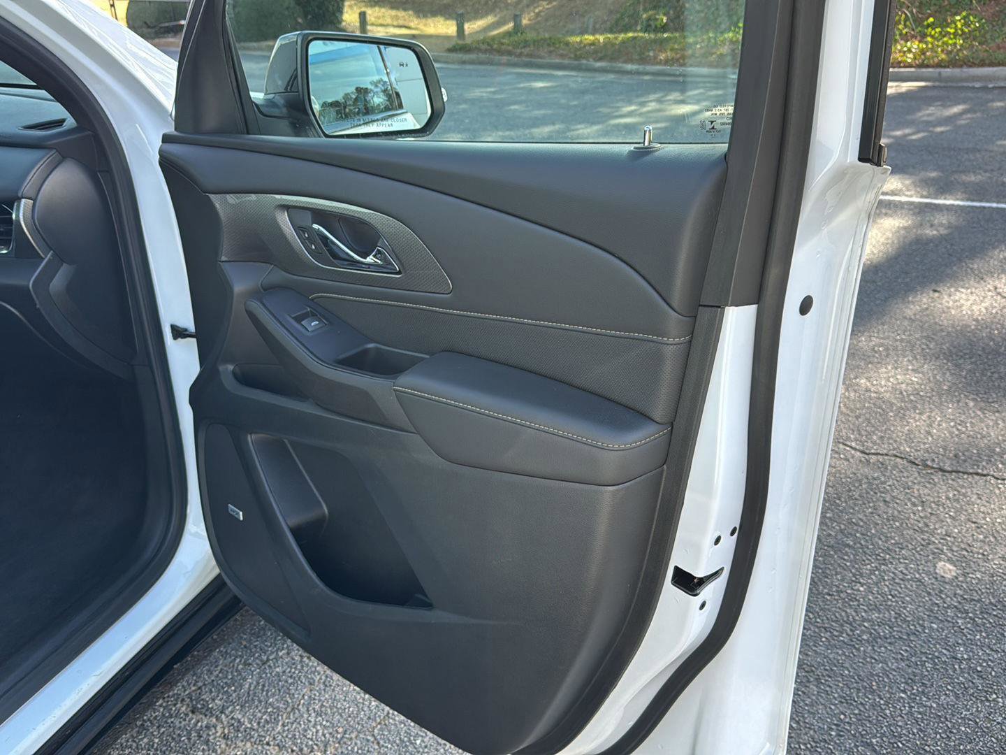 Certified 2022 Chevrolet Traverse Premier w/ Redline Edition image 12