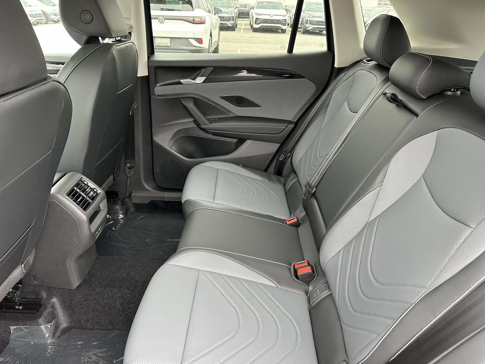 New 2026 Volkswagen Tiguan SE AWD/4WD image 13