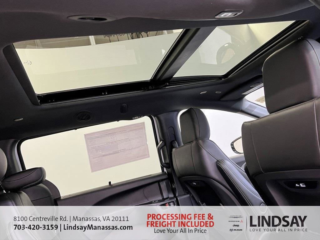 New 2026 Chrysler Pacifica Select FWD image 11