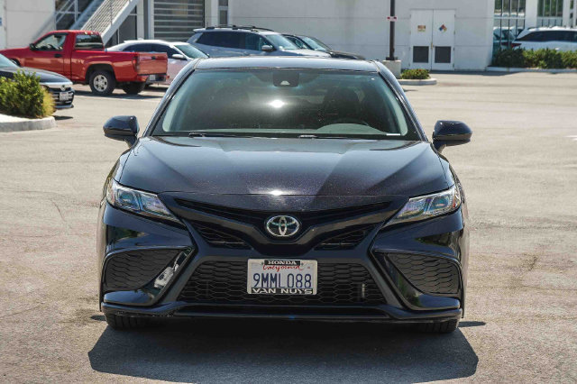 Used 2021 Toyota Camry SE FWD image 2