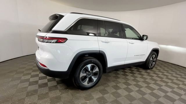 Used 2023 Jeep Grand Cherokee 4WD 4xe image 5