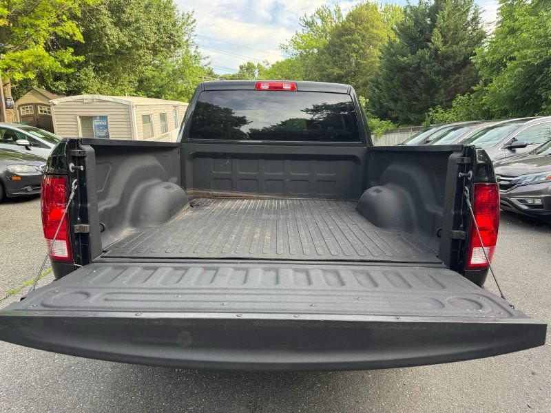 Used 2017 RAM 1500 Express AWD/4WD image 18