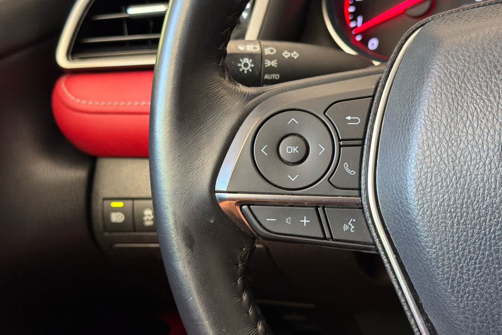 Used 2020 Toyota Camry XSE FWD image 24
