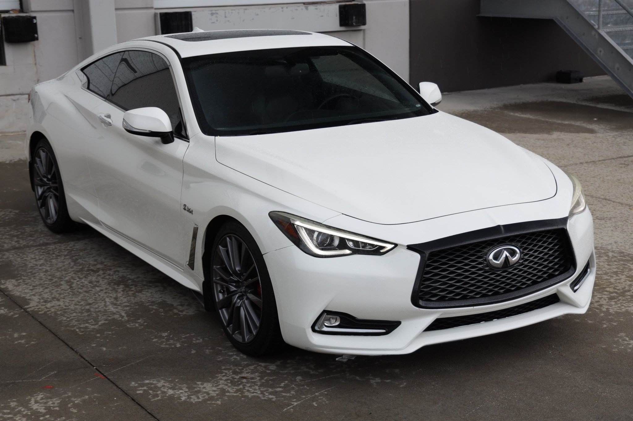 Used 2017 INFINITI Q60 Red Sport 400 RWD image 19