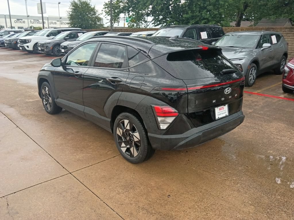 Used 2025 Hyundai Kona SEL FWD image 8