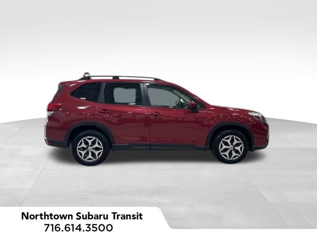 Used 2021 Subaru Forester Premium image 2