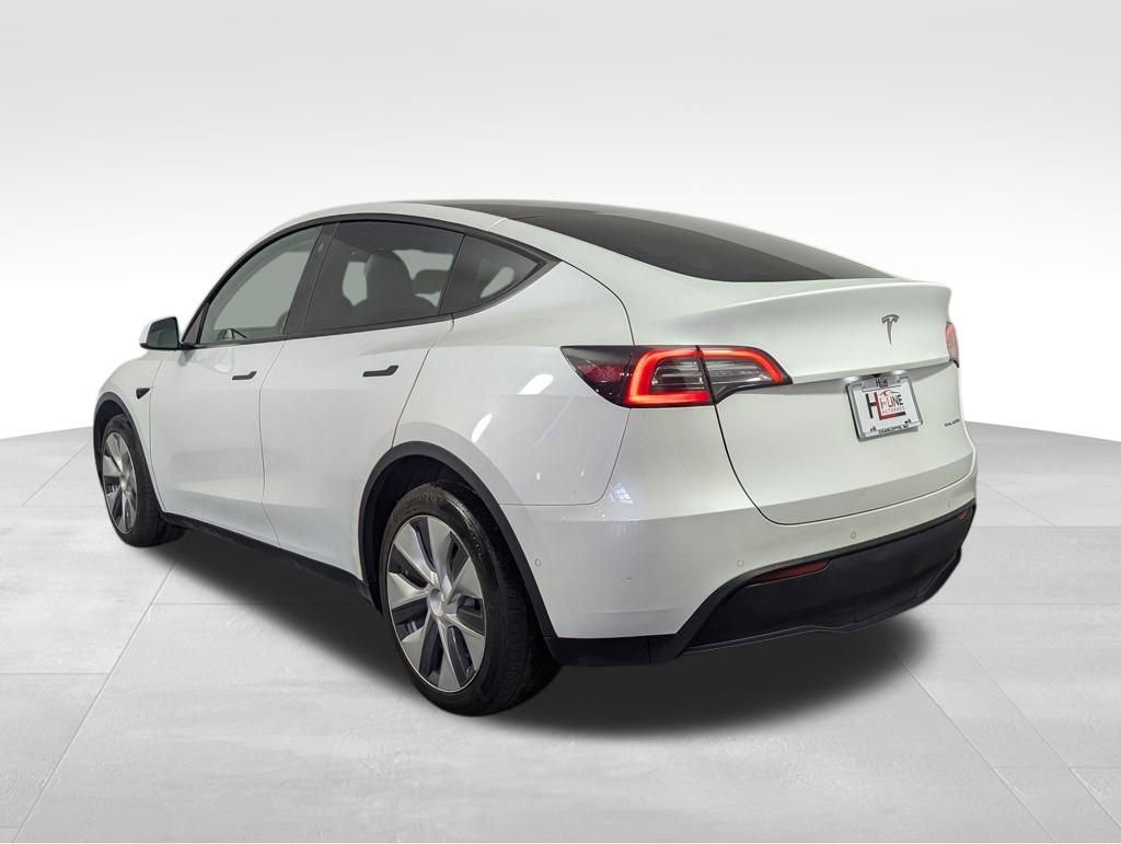 Used 2022 Tesla Model Y Long Range image 22