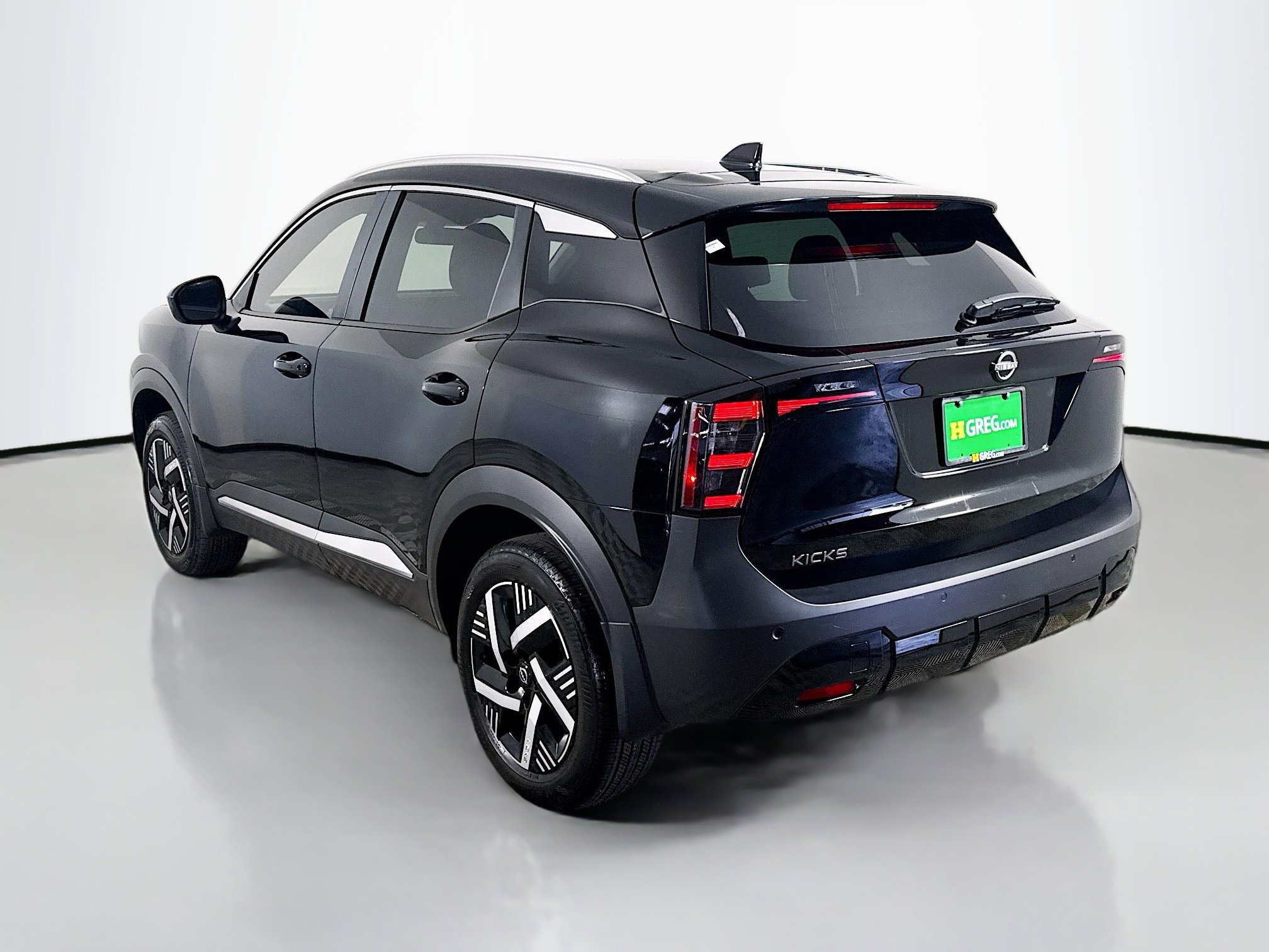 Used 2026 Nissan Kicks SV FWD image 7