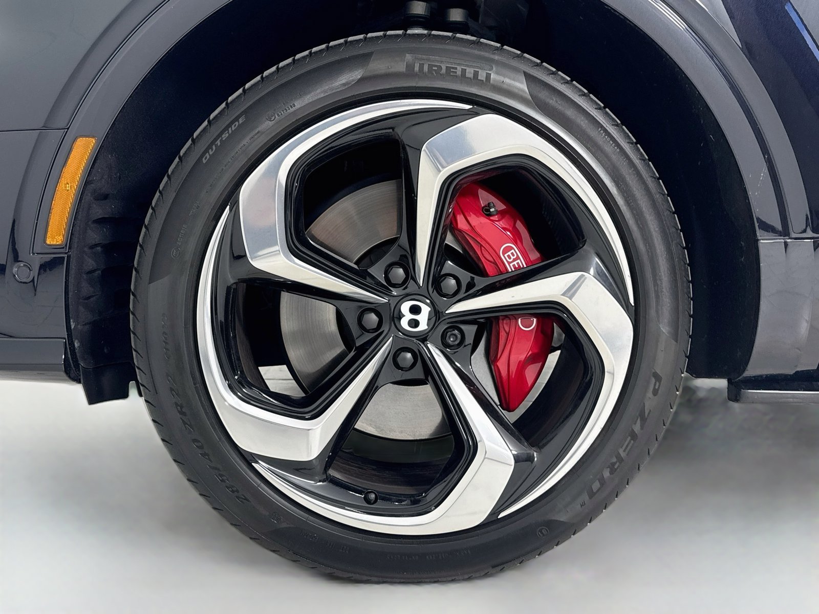 Certified 2023 Bentley Bentayga AWD/4WD image 11