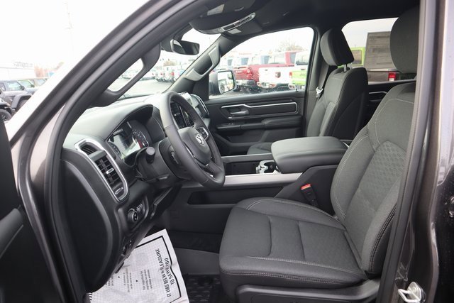 New 2026 RAM 1500 4x4 Crew Cab image 5
