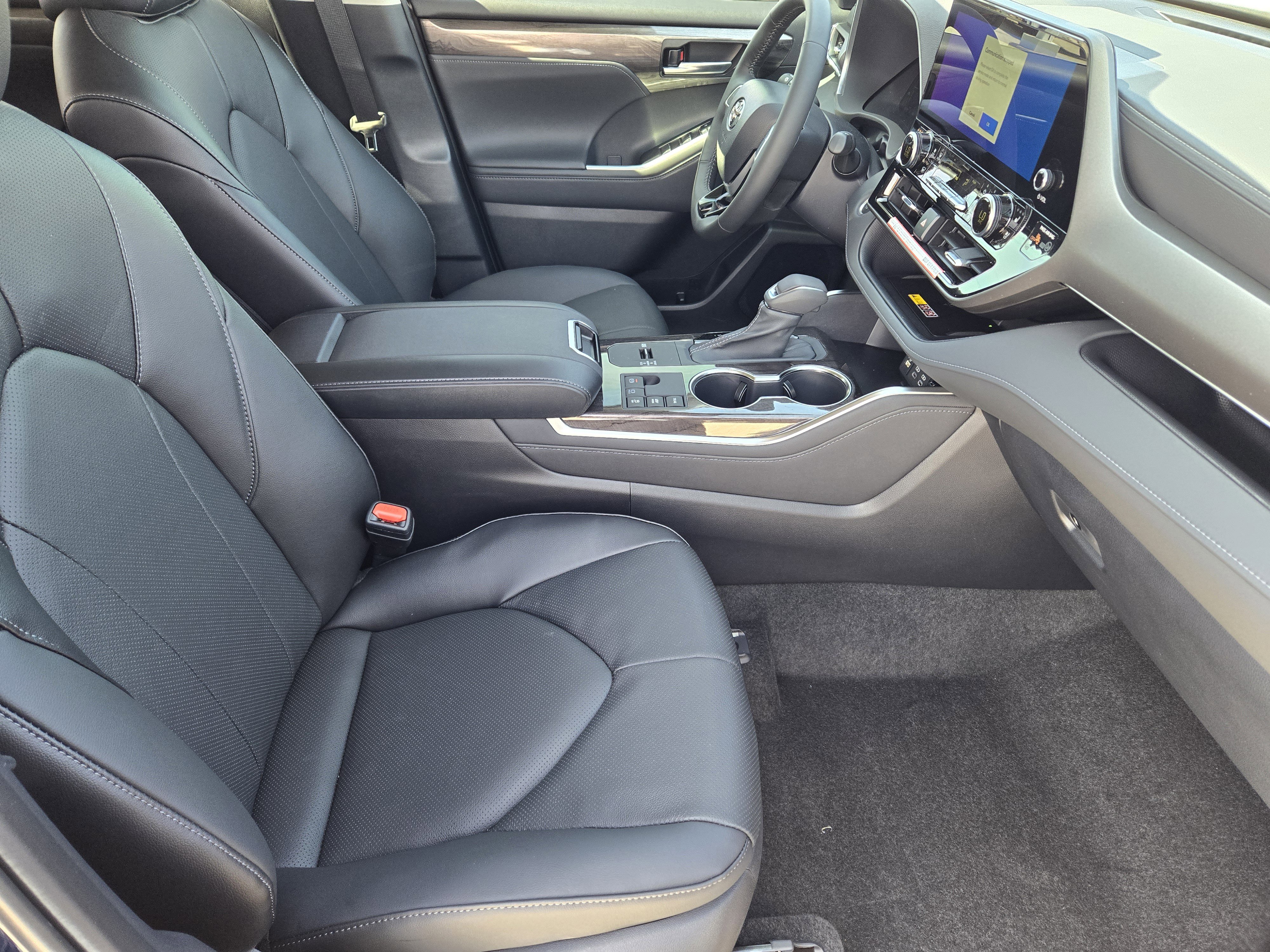 New 2026 Toyota Highlander Limited image 11