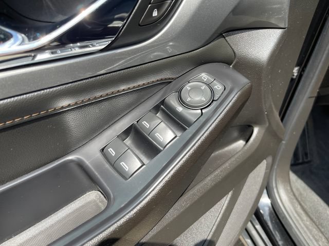 Used 2021 Chevrolet Traverse LS FWD image 11