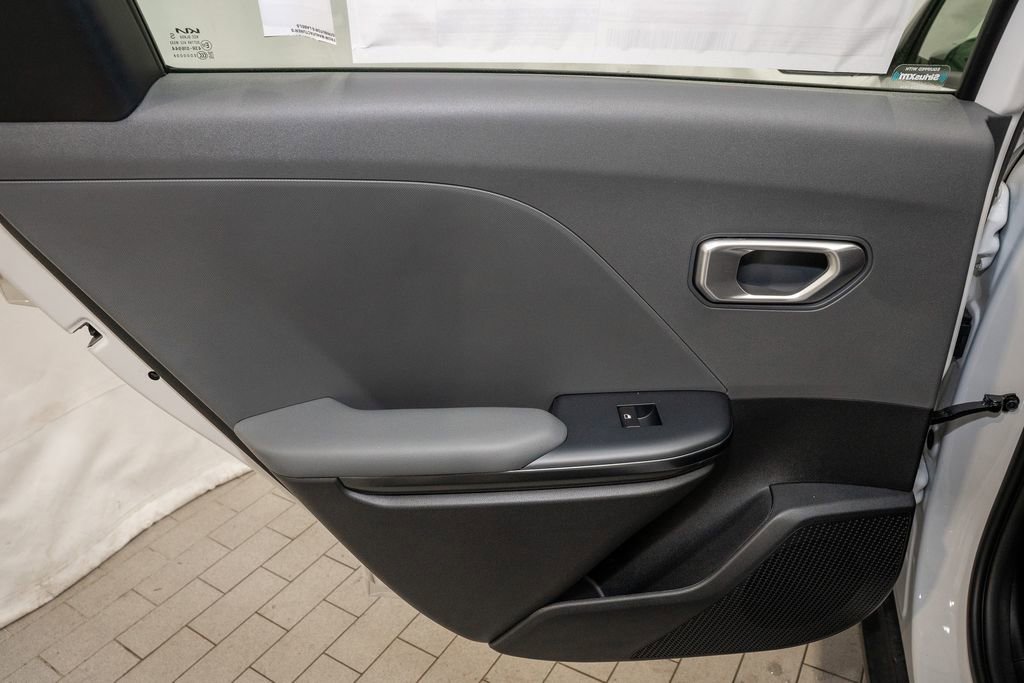 New 2025 Kia K4 LXS image 10