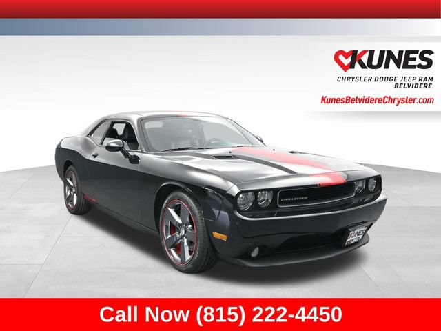 Used 2013 Dodge Challenger SXT RWD image 1
