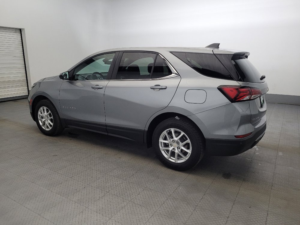 Used 2023 Chevrolet Equinox LT w/ Driver Convenience Package image 3