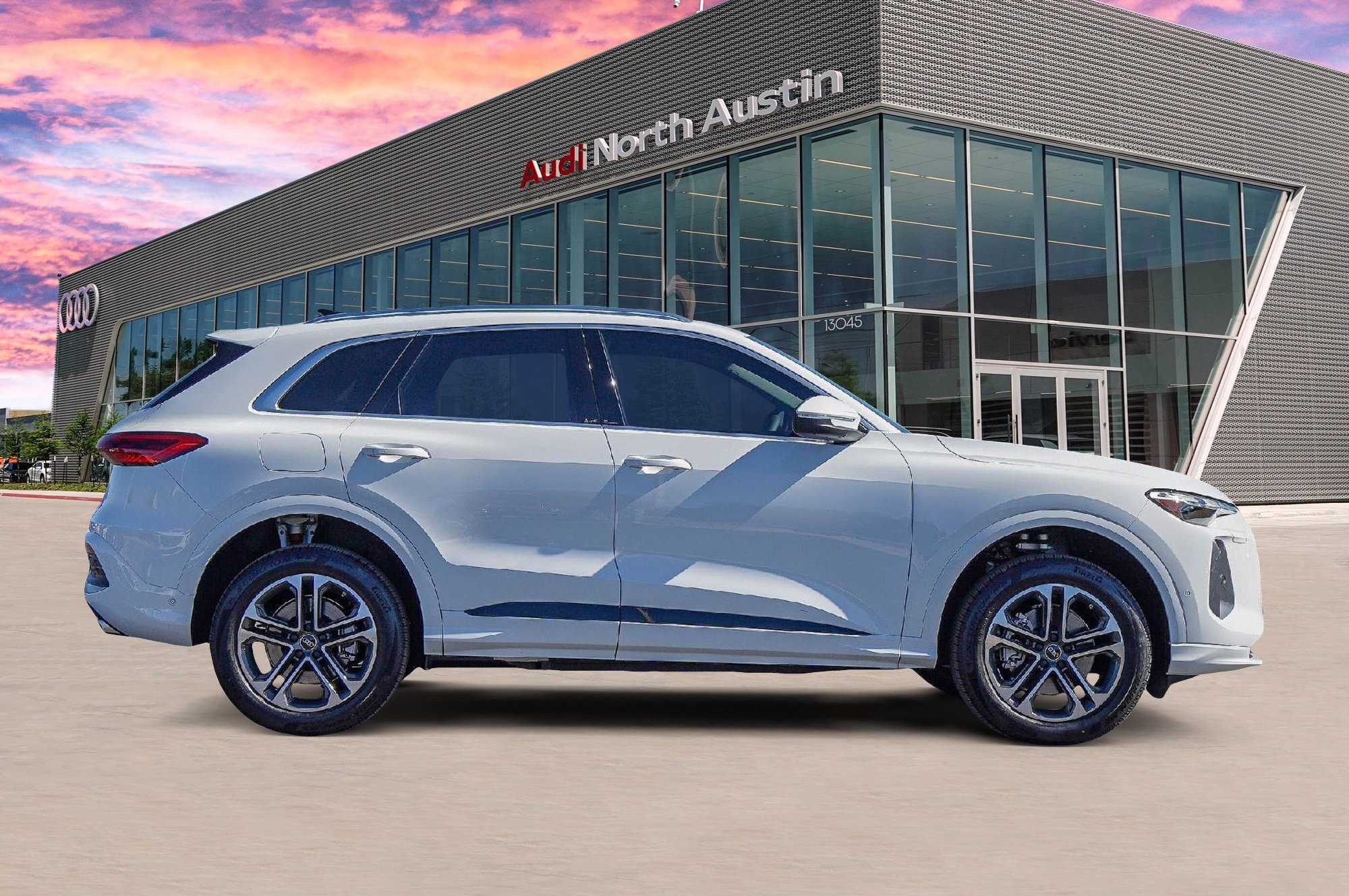 New 2025 Audi Q5 Premium image 4