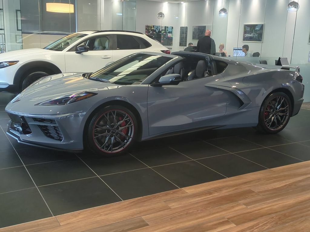 Used 2024 Chevrolet Corvette Stingray Premium Cpe w/ Z51 Performance Package RWD image 2