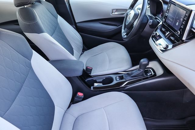 Used 2021 Toyota Corolla LE FWD image 18
