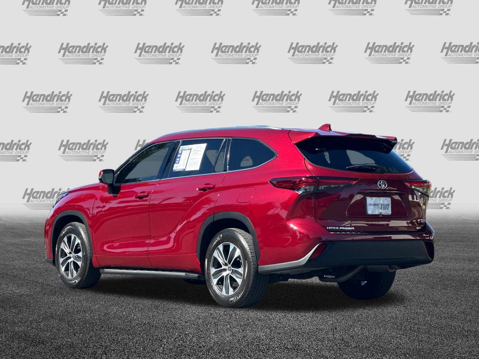 Used 2021 Toyota Highlander XLE FWD image 7