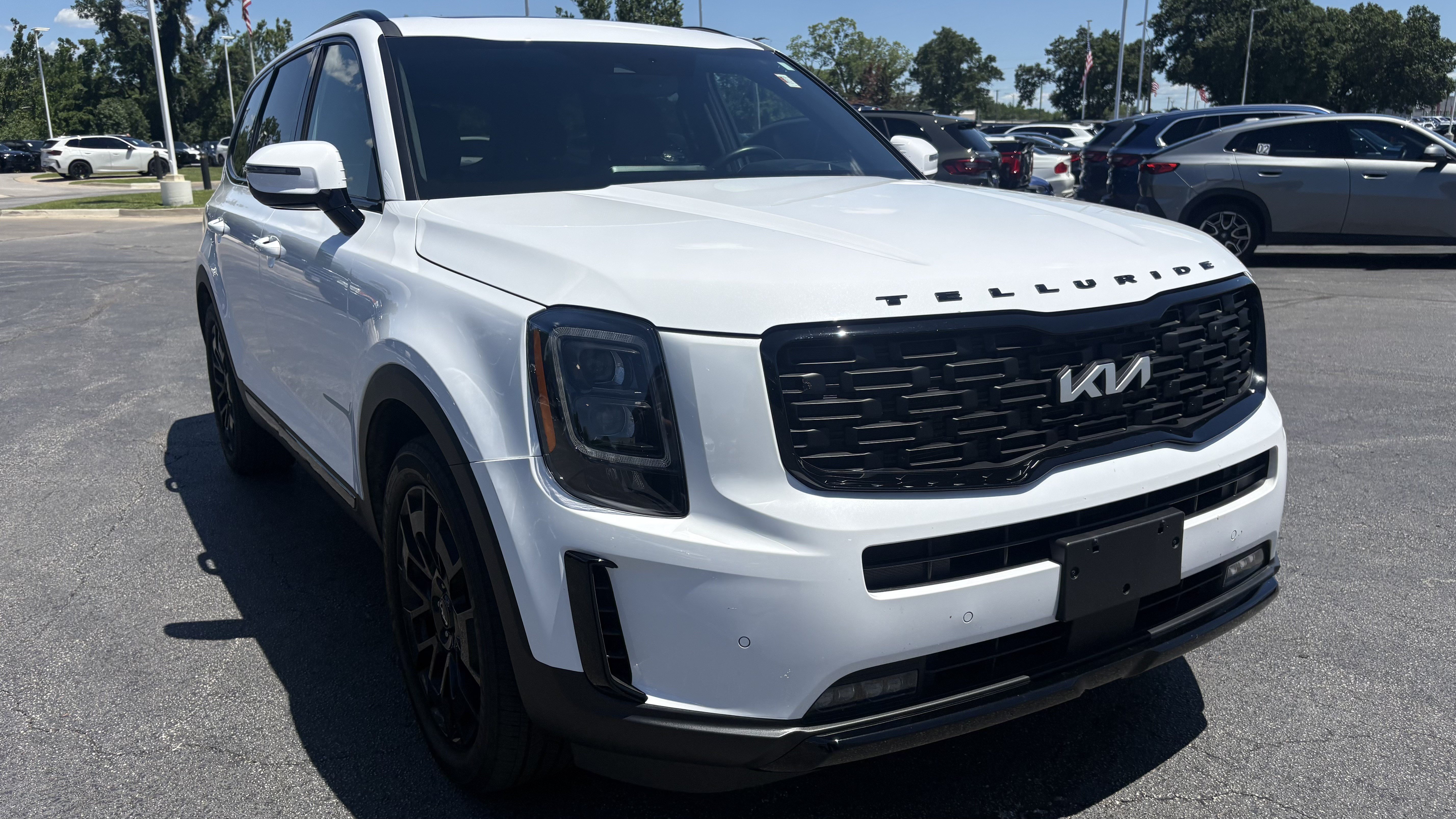 Used 2022 Kia Telluride SX w/ SX Prestige Package AWD/4WD image 2