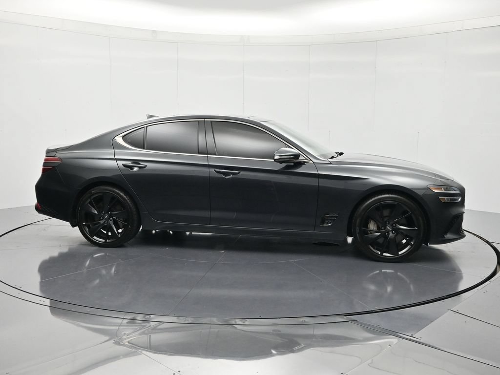 Used 2022 Genesis G70 3.3T RWD image 4