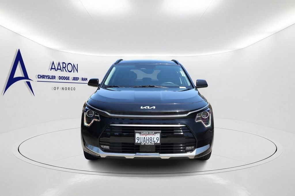Used 2025 Kia Niro EX Touring FWD image 2