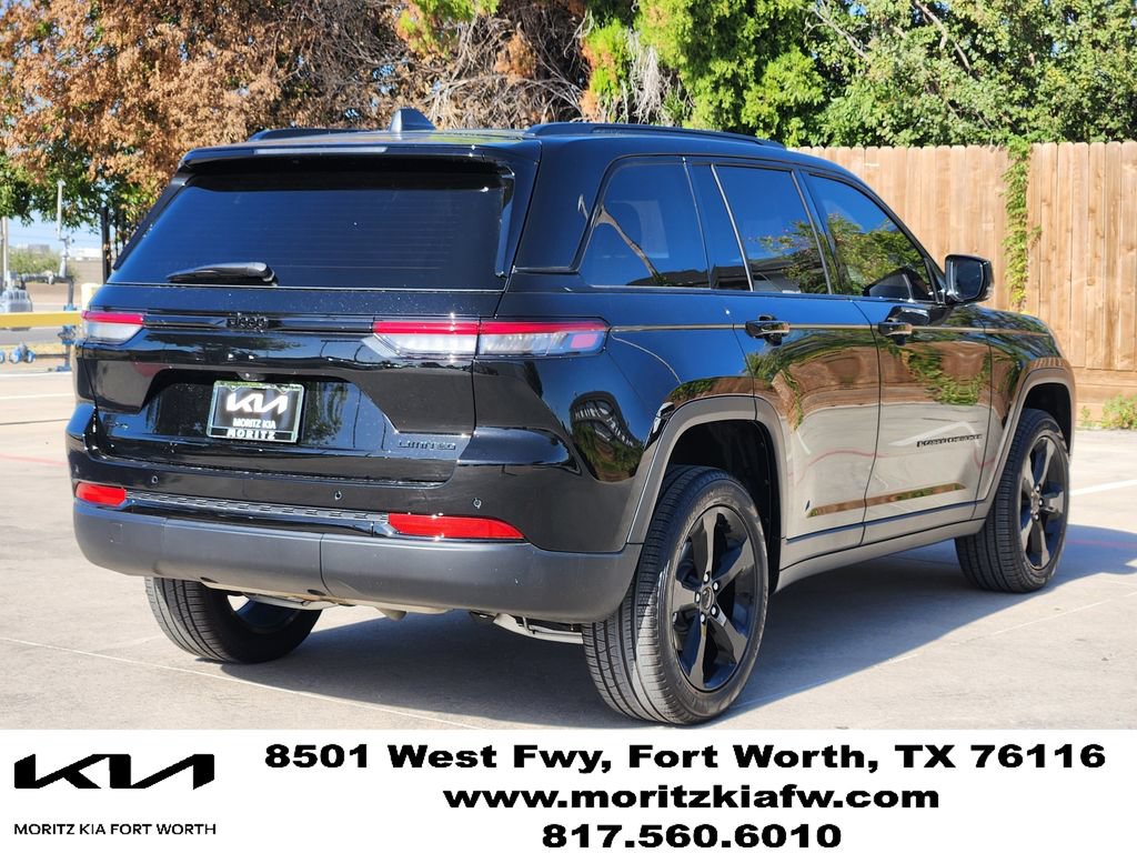 Used 2025 Jeep Grand Cherokee Limited w/ Black Appearance Package AWD/4WD image 4