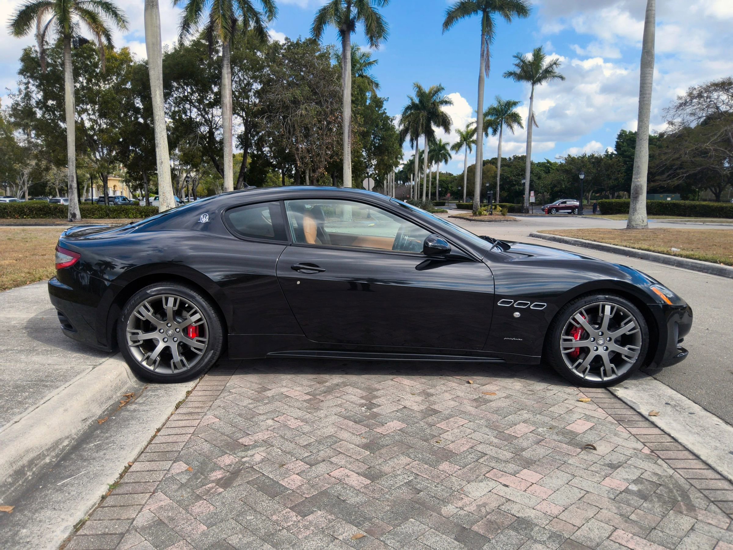 Used 2016 Maserati GranTurismo Sport image 15