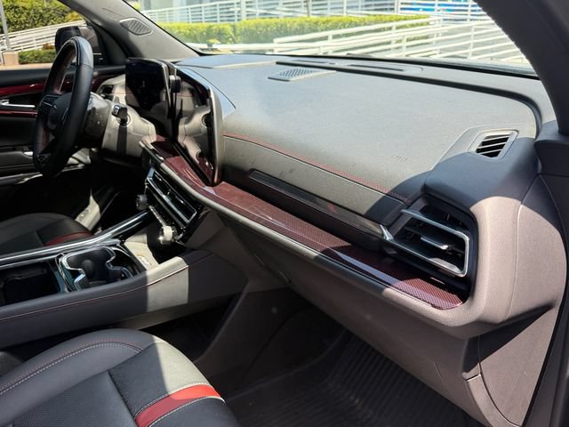 Used 2024 Chevrolet Traverse RS AWD/4WD image 17