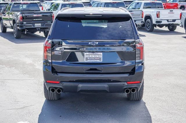 Used 2025 Chevrolet Suburban Z71 AWD/4WD image 33