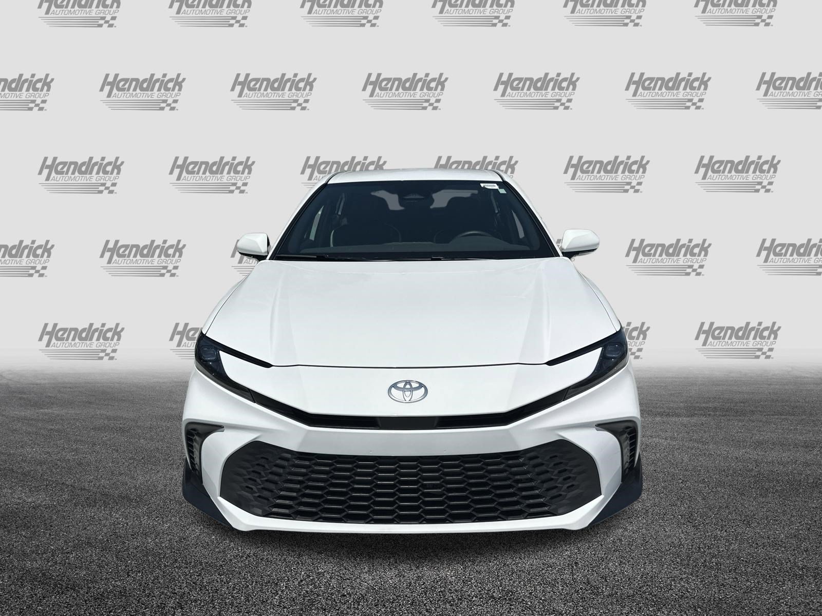 Used 2025 Toyota Camry SE FWD image 3