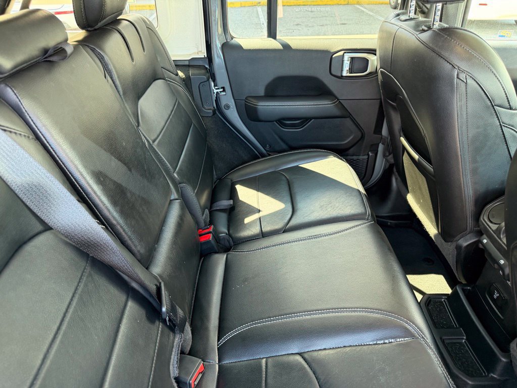 Used 2023 Jeep Wrangler Unlimited Sahara w/ Cold Weather Group AWD/4WD image 18