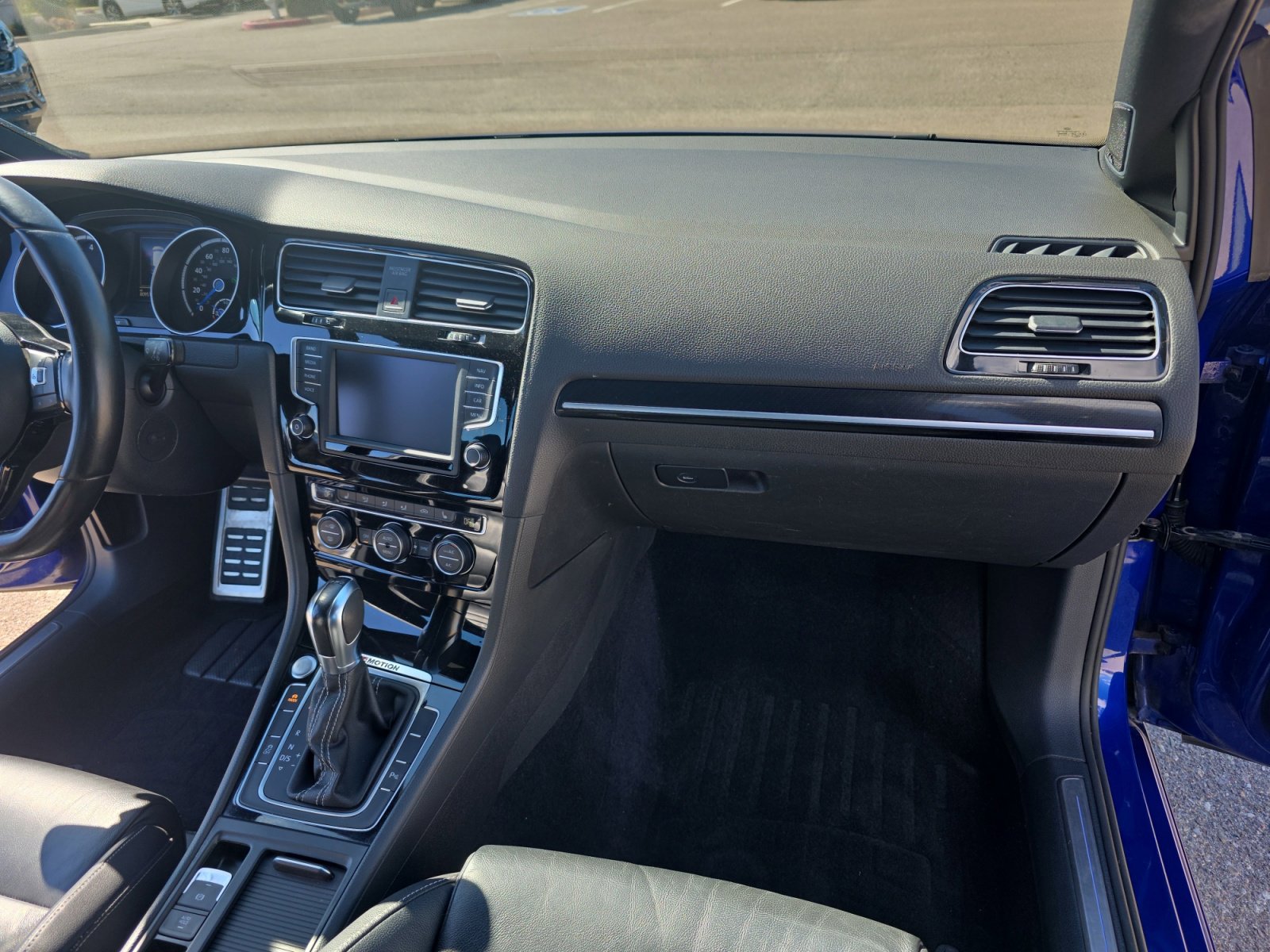 Used 2016 Volkswagen Golf 4-Door image 20