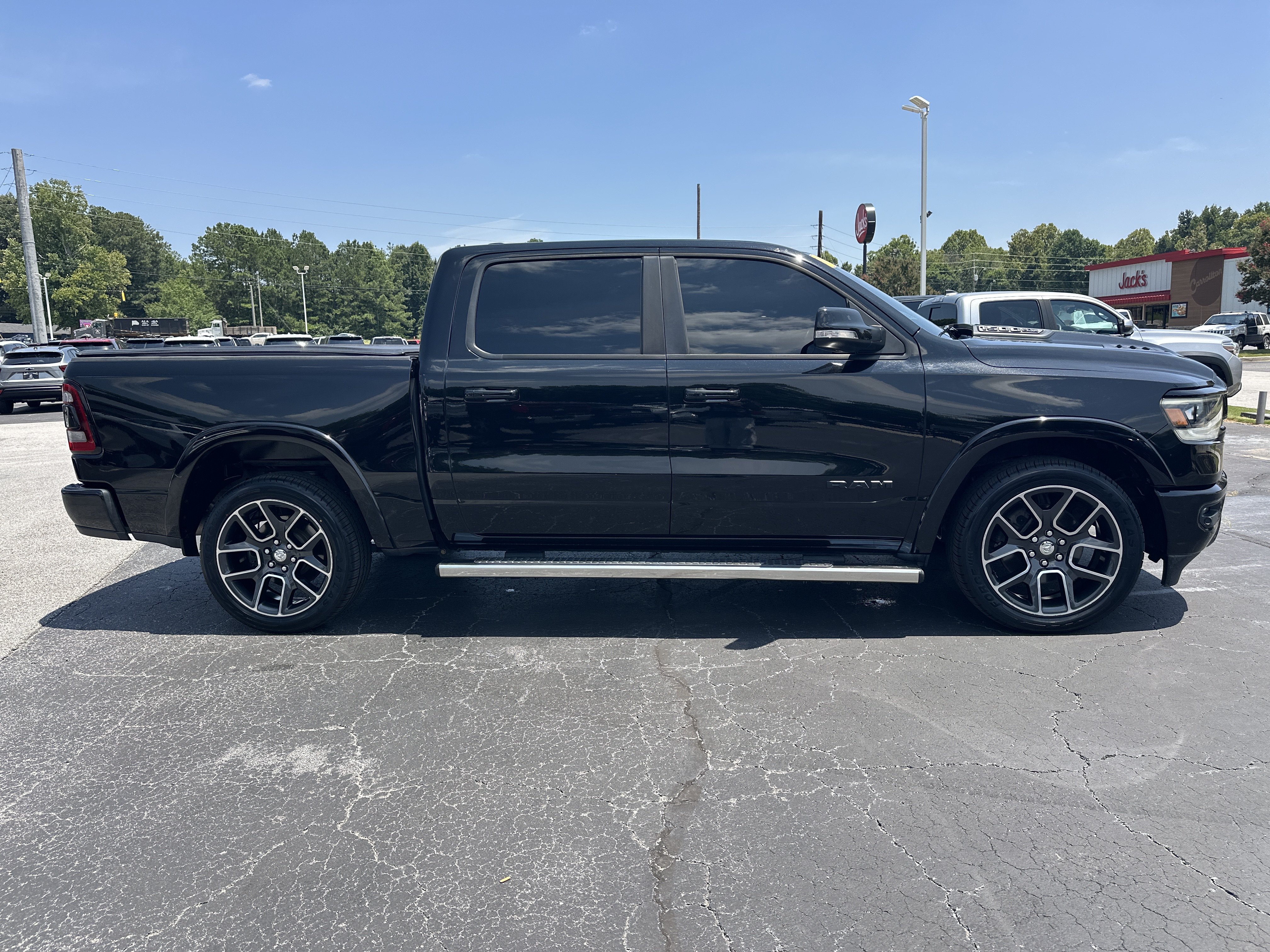 Used 2019 RAM 1500 Laramie RWD image 9