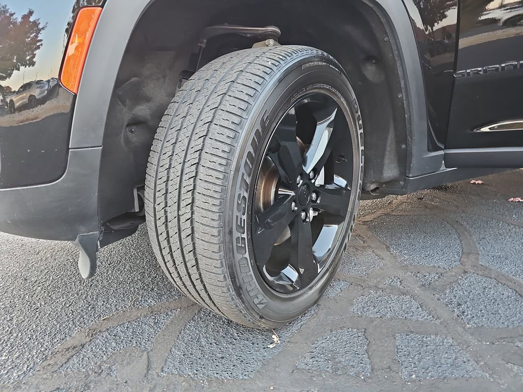 Certified 2022 Jeep Grand Cherokee Altitude image 32