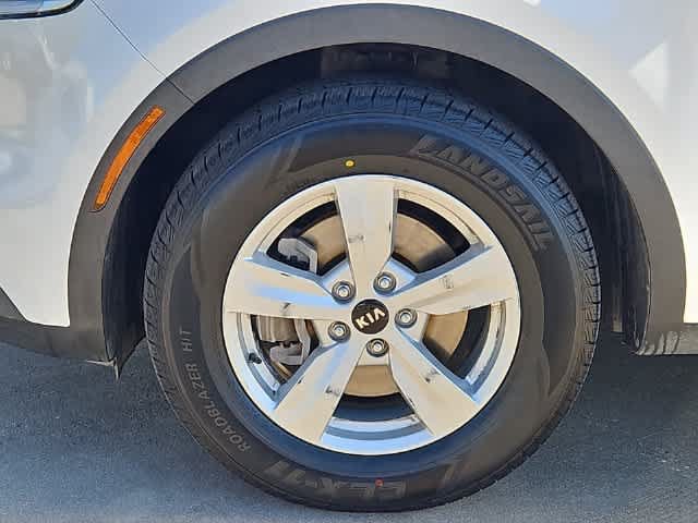 Used 2021 Kia Sorento LX FWD image 13