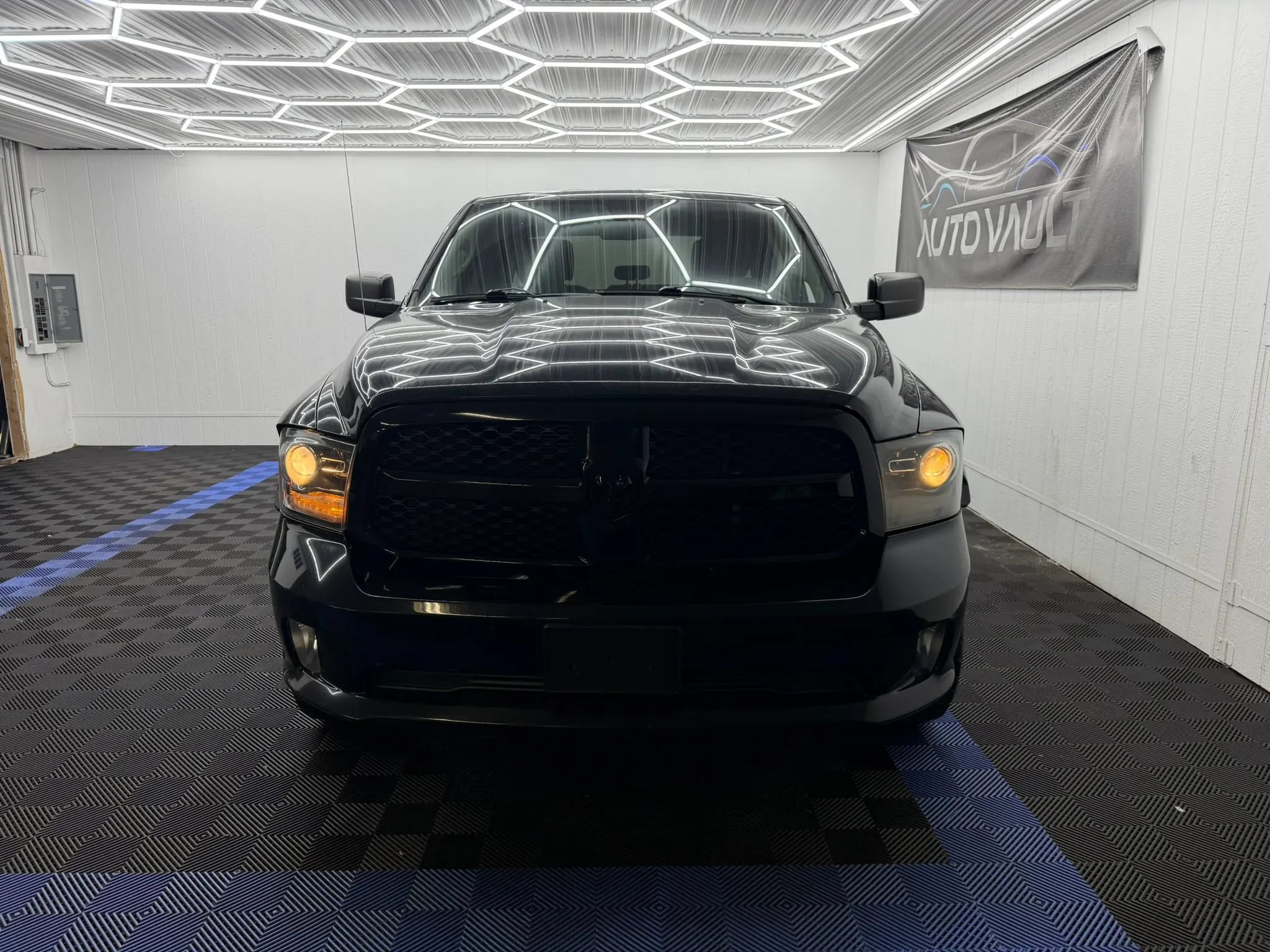 Used 2014 RAM 1500 ST AWD/4WD image 4