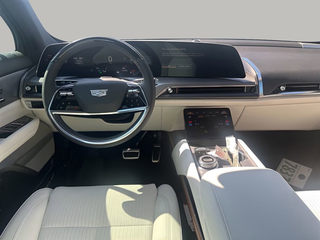 New 2026 Cadillac Vistiq Luxury w/ LPO, Floor Liner Package AWD/4WD image 23