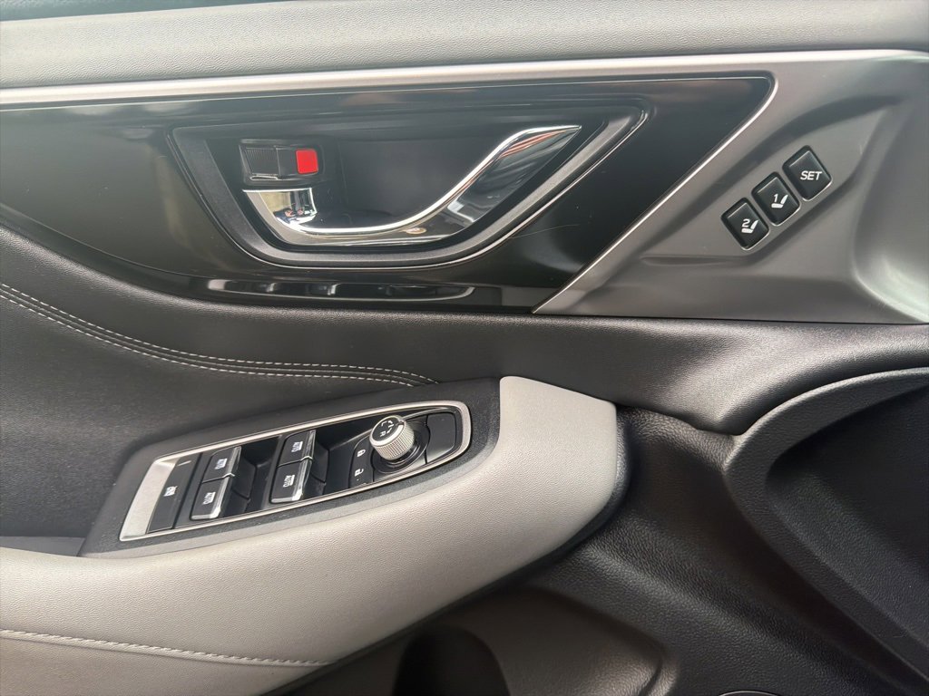 Used 2020 Subaru Outback Limited w/ Popular Package #2 image 12