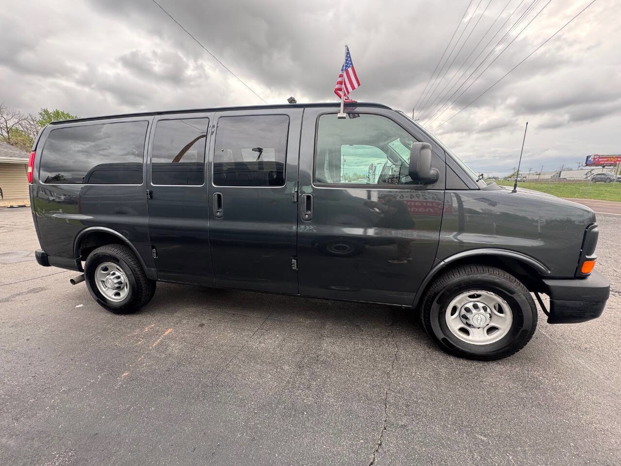 Used 2016 Chevrolet Express 2500 LS RWD image 5